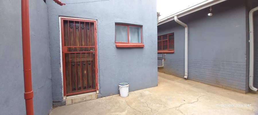 6 Bedroom Property for Sale in Pienaarsdorp North West